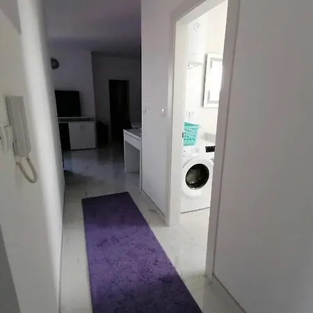 Slavica Apartamento Vir